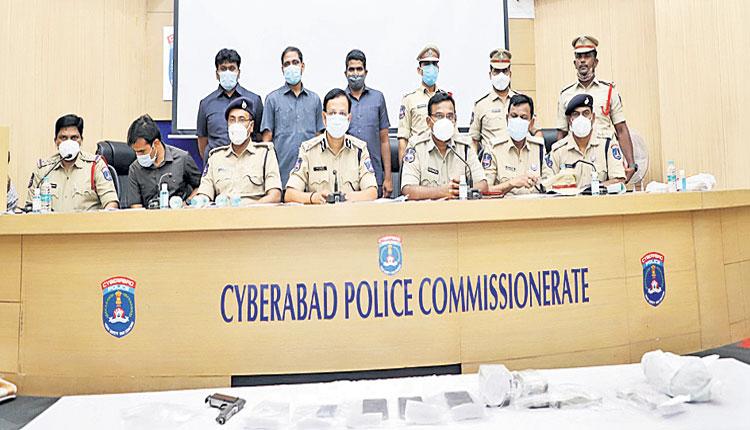 ఫోర్జరీ పత్రాలతో…3.12 కోట్ల స్థలానికి ఎసరు