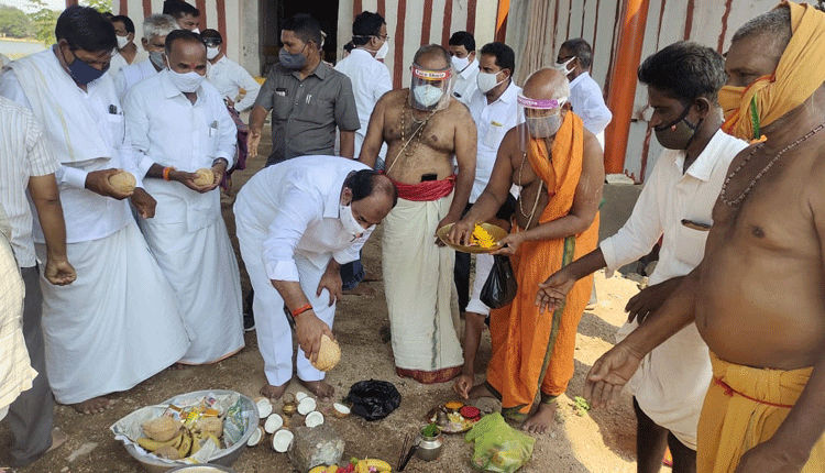 వేంకటేశ్వర స్వామి ఆలయ అభివృద్ధికి కృషి చేస్తా