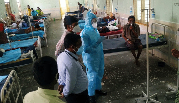 కొవిడ్‌ బాధితులను పరామర్శించిన ఎమ్మెల్యే గండ్ర