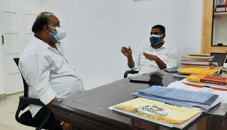 ఆ రెండు జిల్లాల్లో ధాన్యం కొనుగోలుకు అనుమతించండి