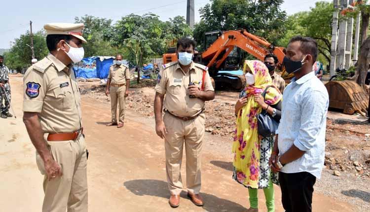 కఠినంగా లాక్‌డౌన్‌ అమలు