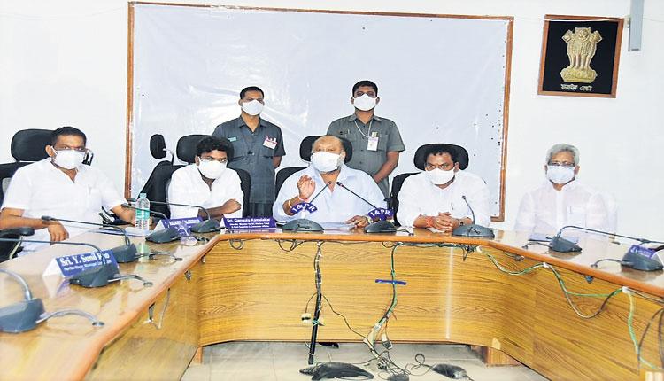 కరీంనగర్‌లో రూ.2 వేలకే సీటీ స్కాన్‌