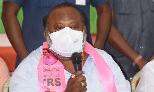 చీమలు పెట్టిన పుట్టలో పాములా చేరిన ఈటల