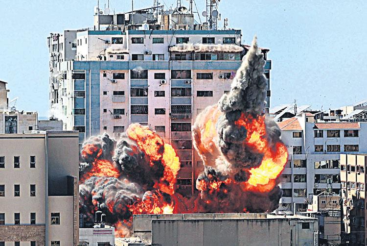 నిప్పుల వర్షం