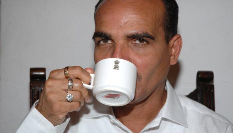 గోవా స‌ర్కార్ పై సొంత పార్టీ ఎమ్మెల్యే విమ‌ర్శ‌లు