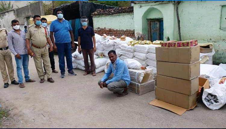 బోధన్లో రూ.10 లక్షల గుట్కా పట్టివేత