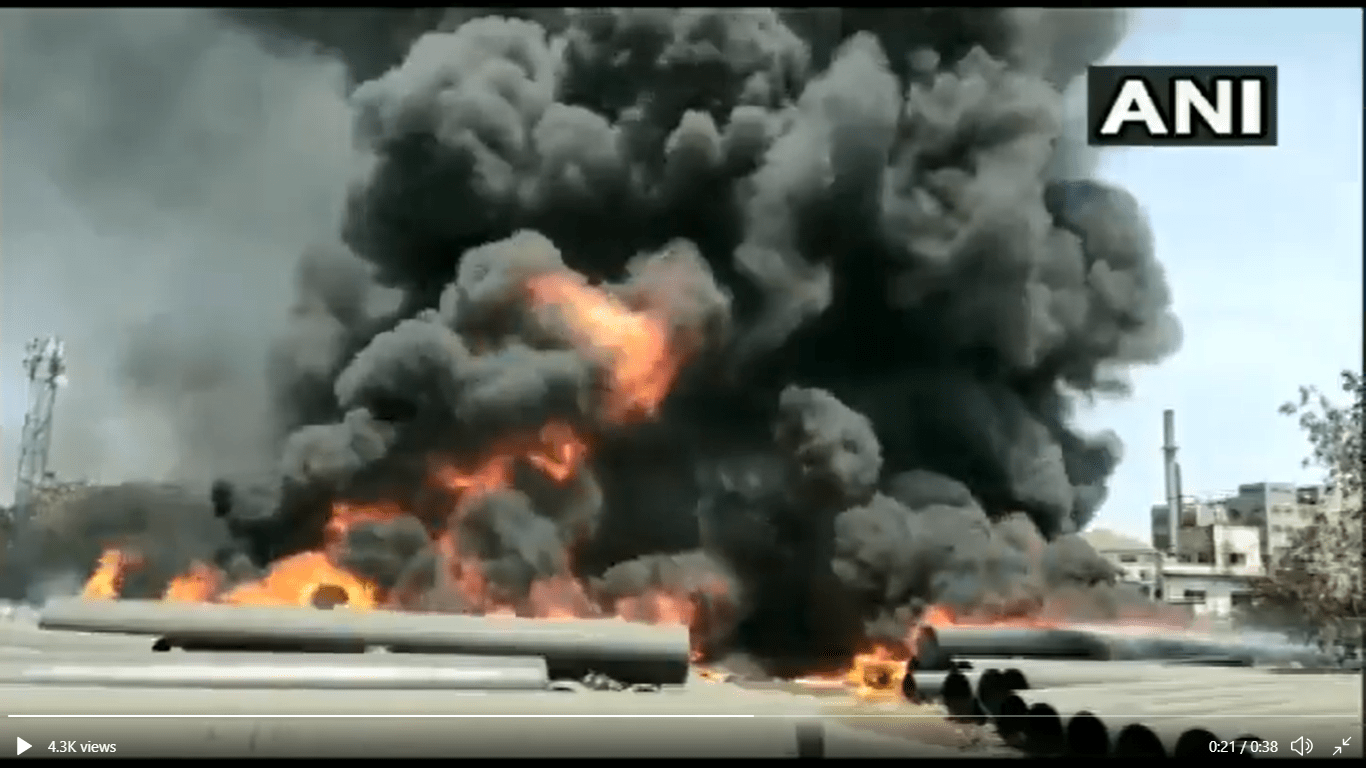 కెమిక‌ల్ ట్యాంక‌ర్‌లో అగ్ని కీల‌లు..వీడియో