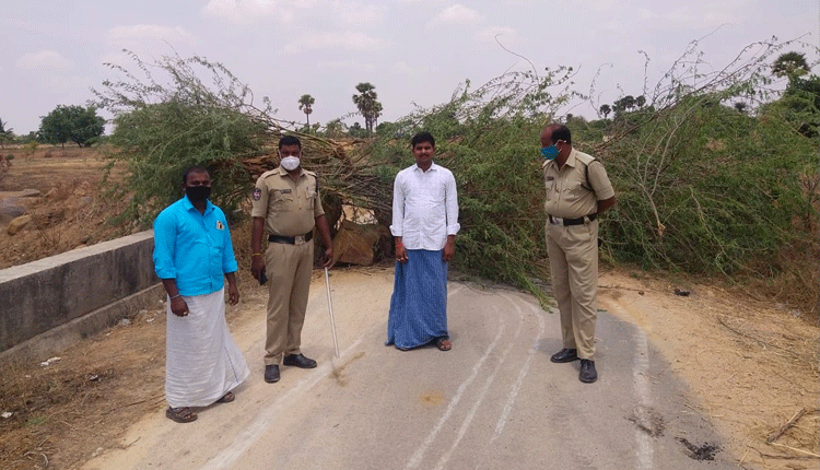 జోగులాంబ జిల్లాలో కర్నాటక సరిహద్దులు మూసివేత