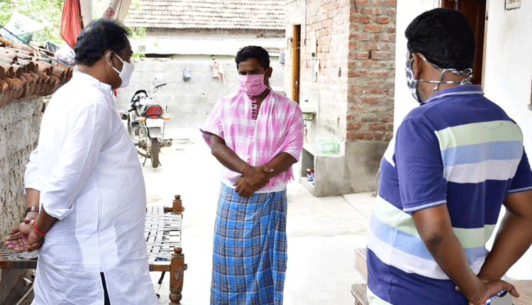 కరోనా బాధితులకు అండగా ఉంటాం