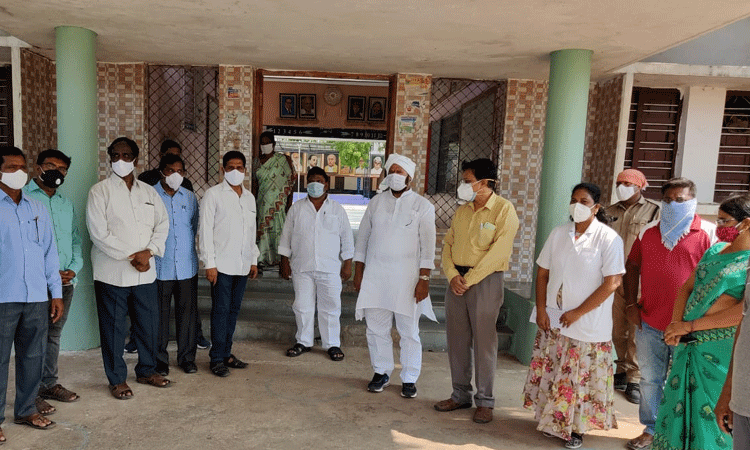 కరోనాపై ఆందోళన వద్దు : ఎమ్మెల్యే ముత్తిరెడ్డి