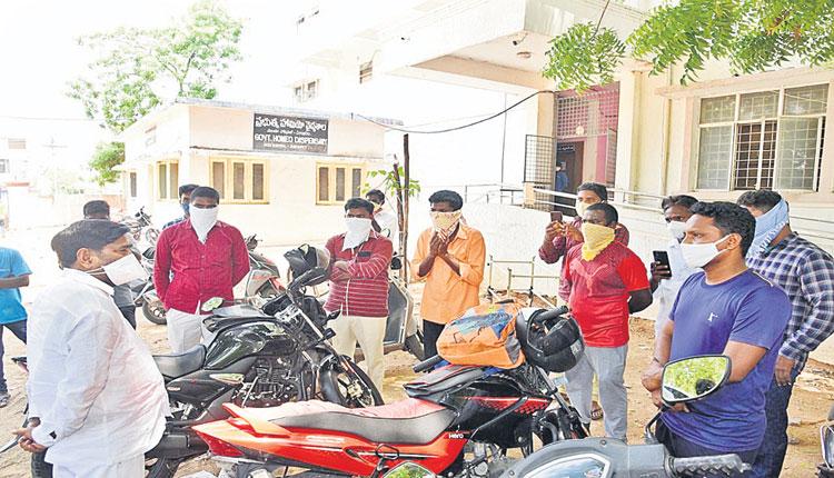 అందుబాటులో మందులు: మంత్రి జగదీశ్‌రెడ్డి