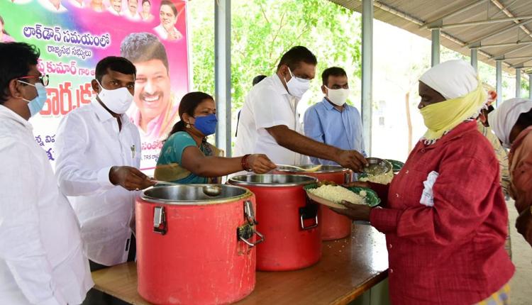 పేదల ఆకలి తీర్చడం అభినందనీయం