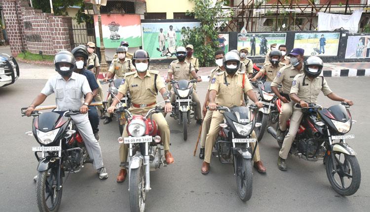 గల్లీల్లో బైకు పెట్రోలింగ్‌..