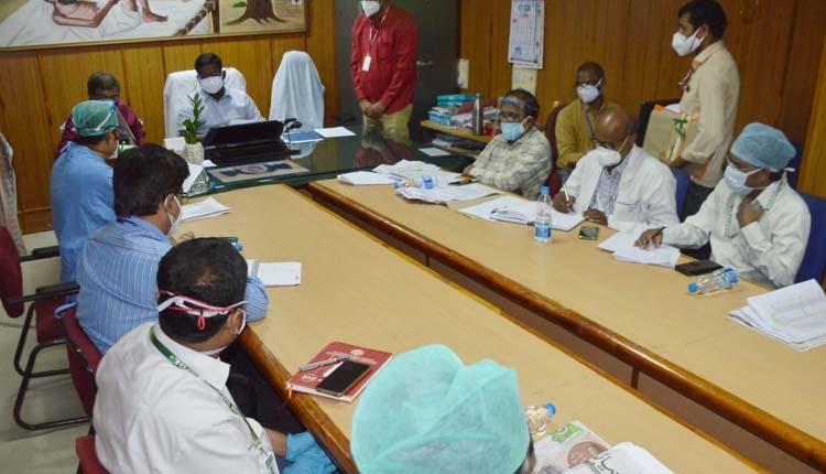 వైద్య సేవల్లో నిర్లక్ష్యం వద్దు