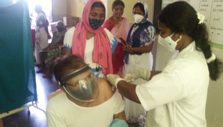 కరోనా టీకాలను వినియోగించుకోవాలి