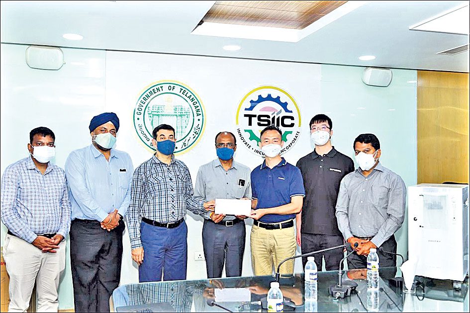 20 ఆక్సిజన్‌ కాన్సన్‌ట్రేటర్లు అందించిన స్కైవర్త్‌