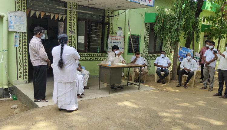 కొవిడ్ బాధితులు ధైర్యంగా ఉండాలి