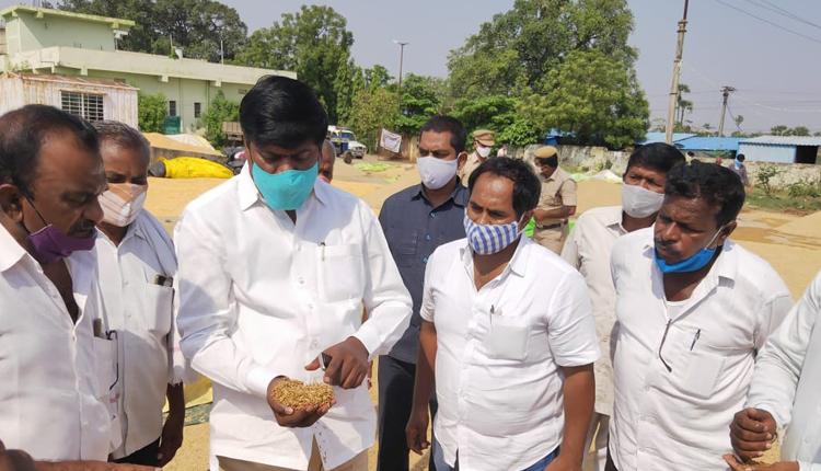 ఆపత్కాలంలో రైతులకు అండగా ప్రభుత్వం