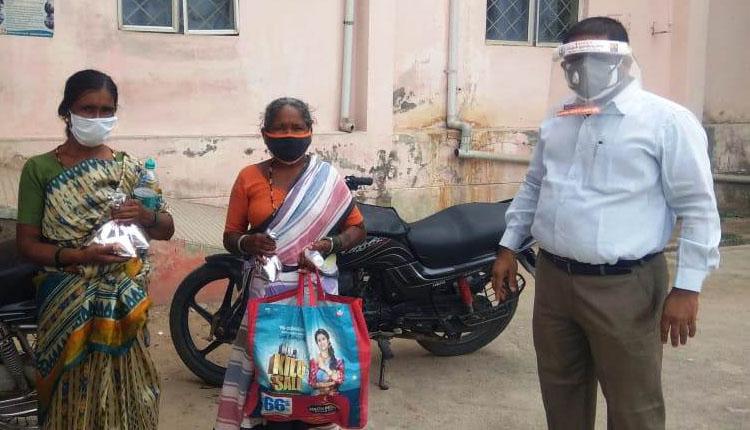 కొవిడ్‌ బాధితులకు ఆహారం పంపిణీ