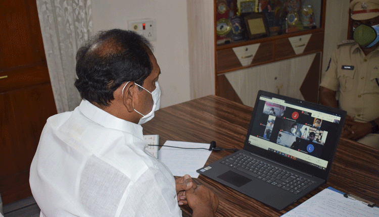 ప్రభుత్వ దవాఖానలపై భరోసా కల్పించాలి : మంత్రి కొప్పుల