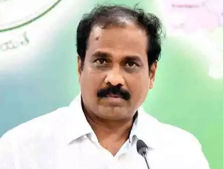 రైతులను ఇబ్బంది పెట్టొద్దు: మంత్రి కురసాల కన్నబాబు