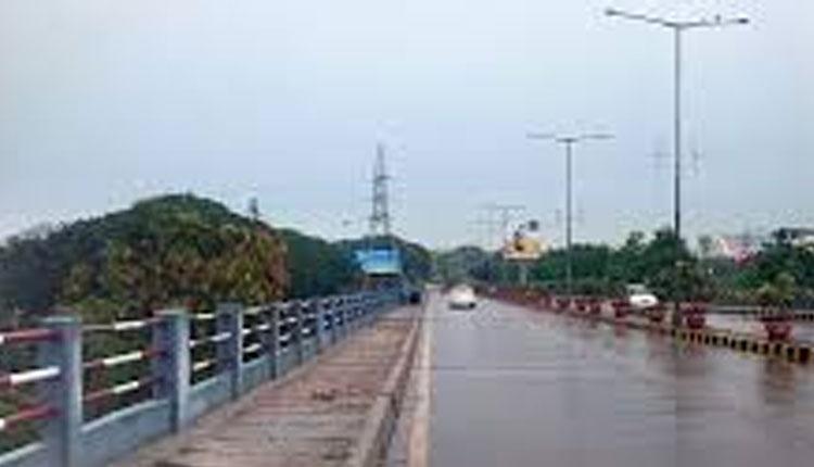 ఖైరతాబాద్ ఫ్లైఓవర్ నుండి కింద‌ప‌డ్డ మహిళ