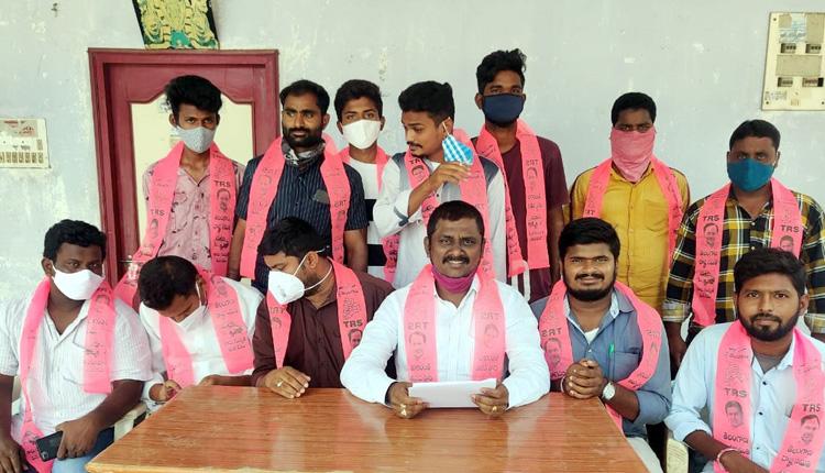 ఈటలపై నిప్పులు