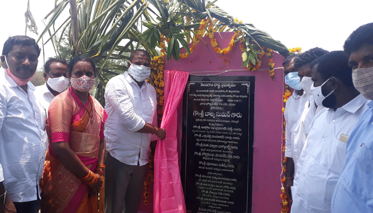 ఘనంగా మేడే వేడుకలు