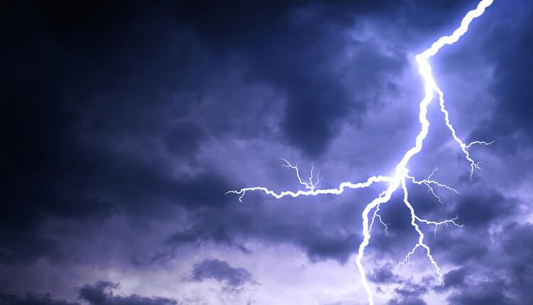 జగిత్యాల జిల్లాలో విషాదం..పిడుగుపడి రైతు మృతి