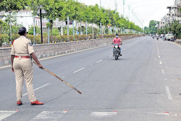 లాక్‌డౌన్‌ పొడిగింపుపై ఉత్తర్వులు