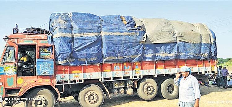 ఆ ఊర్లో వందశాతం వడ్ల కొనుగోలు