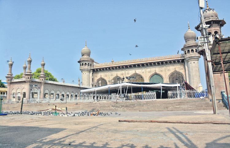 కొవిడ్‌ నిబంధనల మధ్య ప్రశాంతంగా రంజాన్‌