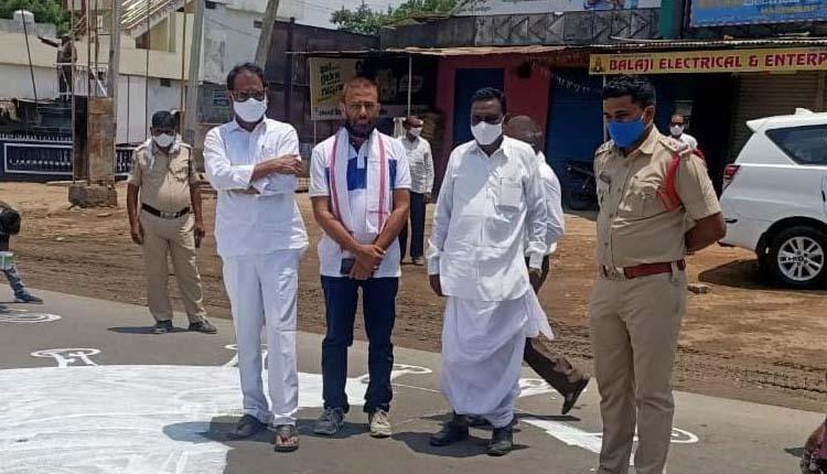 లాక్‌డౌన్‌ నిబంధనలు పాటించాలి