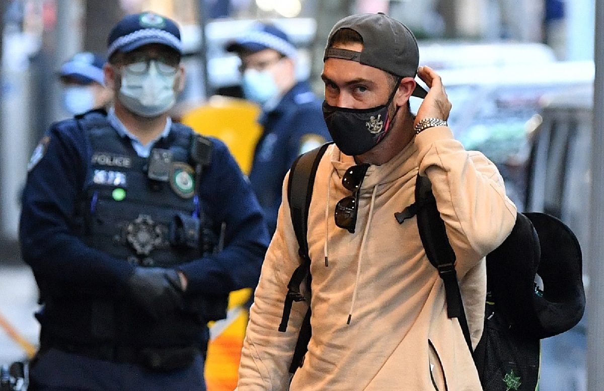 సుర‌క్షితంగా స్వ‌దేశం చేరుకున్న ఆసీస్ క్రికెట‌ర్లు..