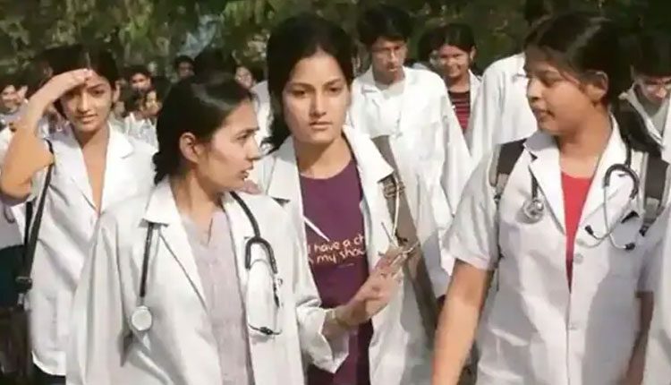 ఎంబీబీఎస్ ఫైన‌ల్ ఇయ‌ర్ విద్యార్థుల‌కు డీఎంఈ ఆదేశం