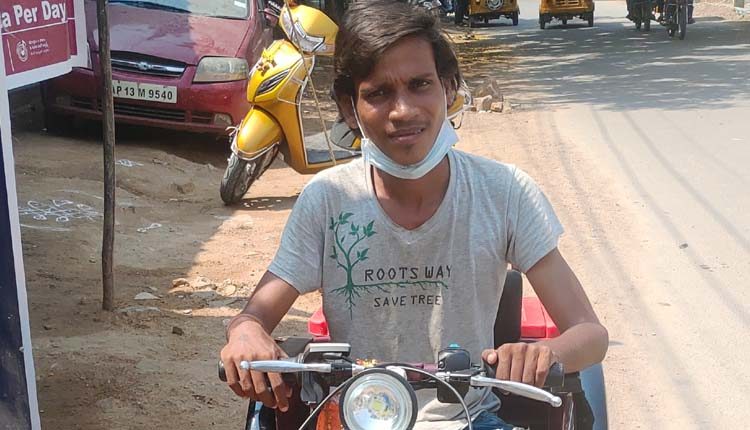 దివ్యాంగులకు ఆసరాగా ట్రై సైకిళ్లు