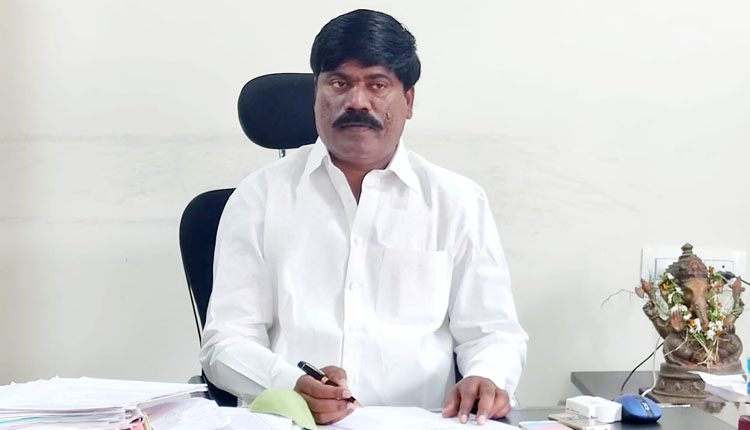 కరోనా బాధితులను రక్షించుకోవాలి