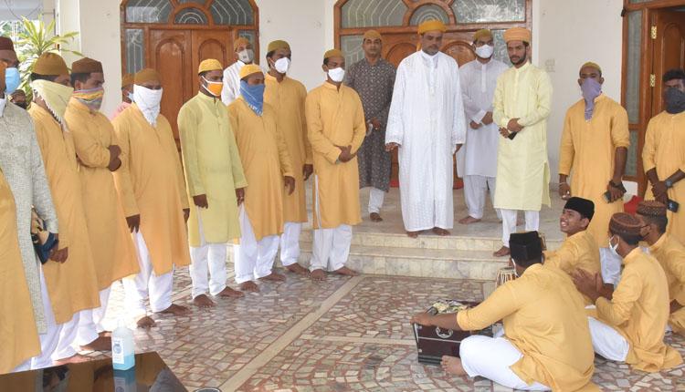 ఇండ్లకే పరిమితమైన రంజాన్‌ వేడుకలు