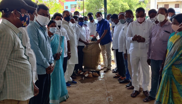 కరోనా కష్టకాలంలో రైతులను ఆదుకుంటున్న ప్రభుత్వం