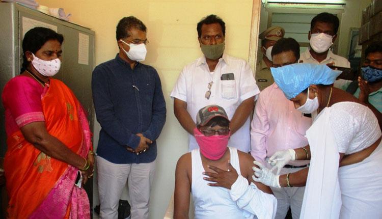 అందరికీ వ్యాక్సిన్‌ వేయాలి