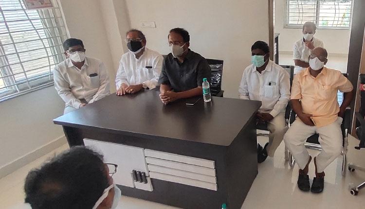 లాక్‌డౌన్‌తో కరోనా కేసులు తగ్గుముఖం