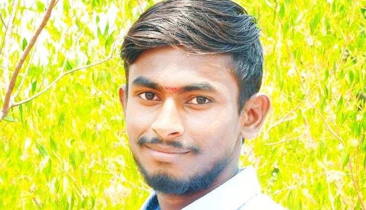 పిడుగుపాటుకు ఇద్దరు మృతి