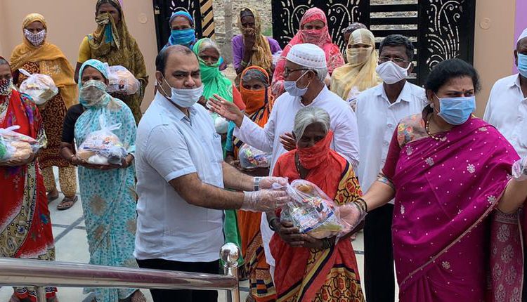 రంజాన్‌ కానుకలు పంపిణీ