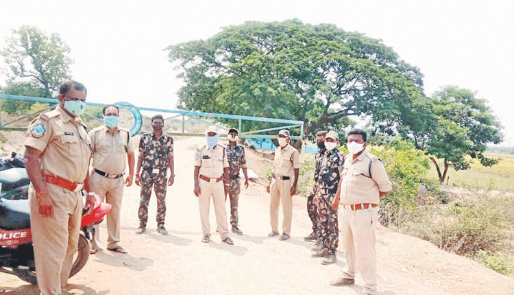 అడవిలోకి నో ఎంట్రీ