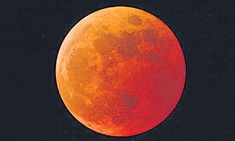 సూపర్‌ బ్లడ్‌మూన్‌..