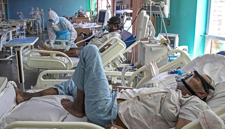 ‘కాసు’పత్రులపై కన్నెర్ర..