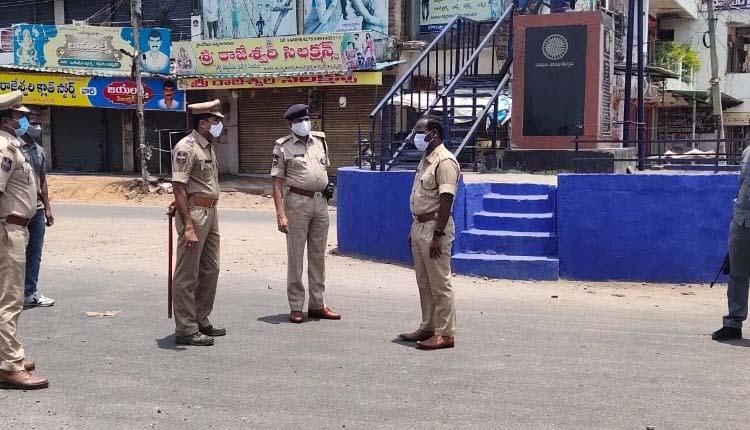 లాక్‌డౌన్‌ పటిష్టంగా అమలు