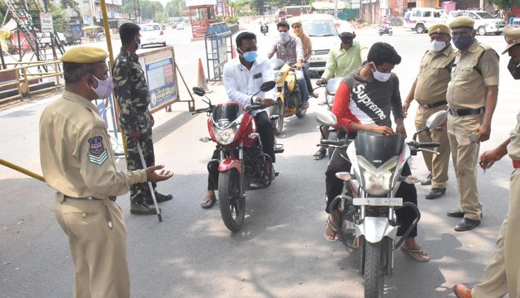 ఎంత చెప్పినా అదే నిర్లక్ష్యం