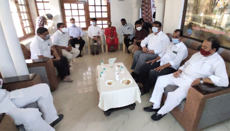 మంత్రి చొరవతో నిర్మల్‌లో వైద్య పరీక్షల రేట్ల తగ్గింపు