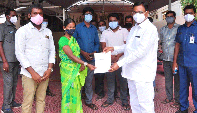 కార్యకర్తలను కంటికి రెప్పలా కాపాడుకుంటాం